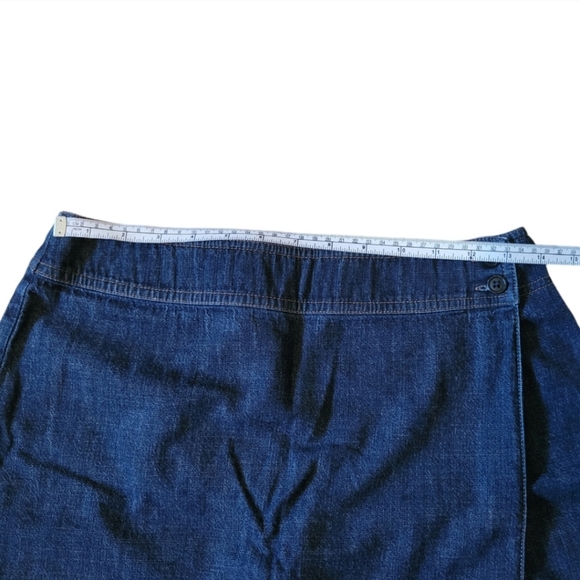 Ann Taylor Denim Skort, Size 6P | Front Panel Skort - Picture 7 of 9